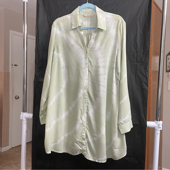Women’s Soft Surroundings Green Button-Up Tie Dye Blouse Large - Picture 1 of 7